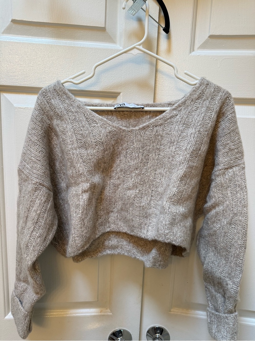 Zara Beige V-Neck Cropped Sweater